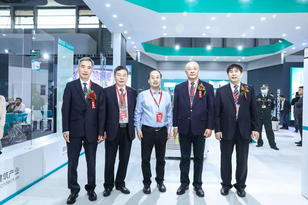 盛會(huì)重啟，共同見證 | 第32屆中國(guó)玻璃展首日精彩瞬間！